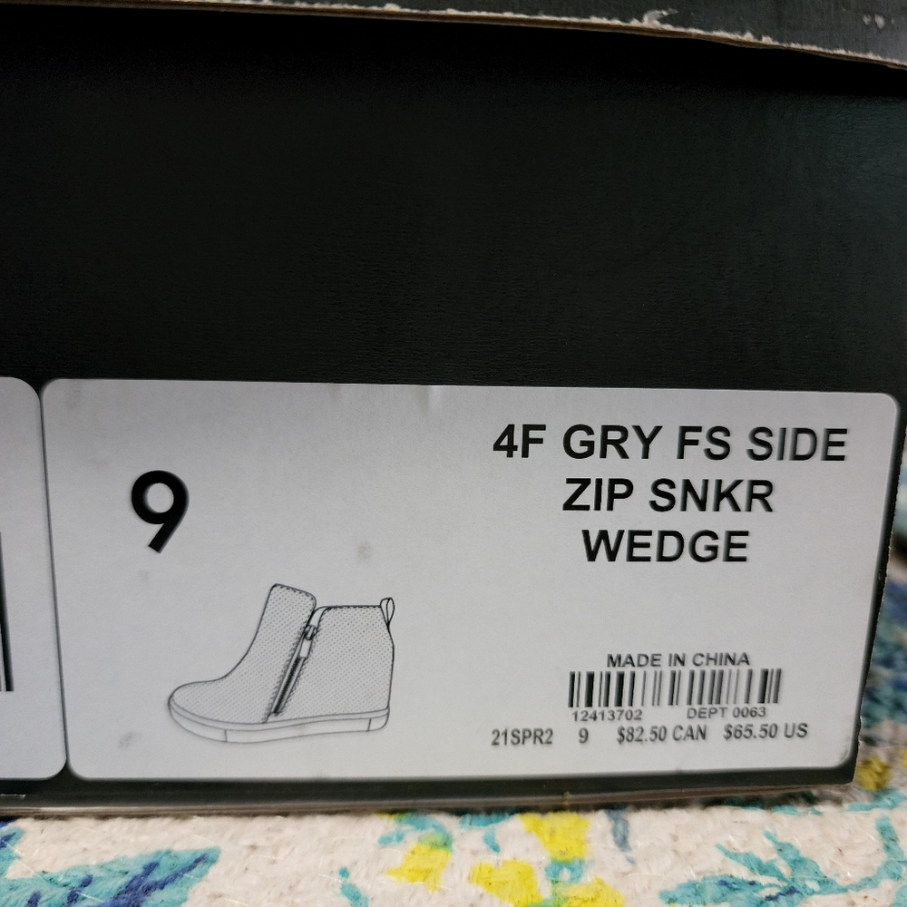 Torrid suede wedges size 9